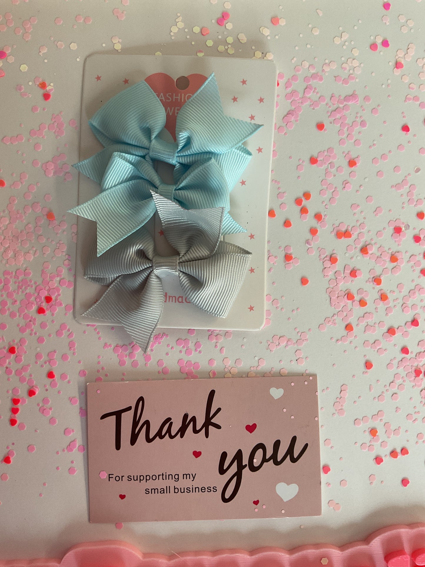 Small hair bows
